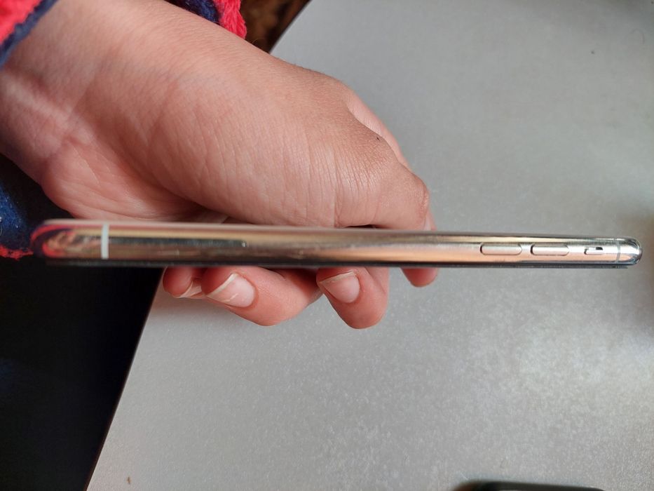 Продам iPhone X 4/256