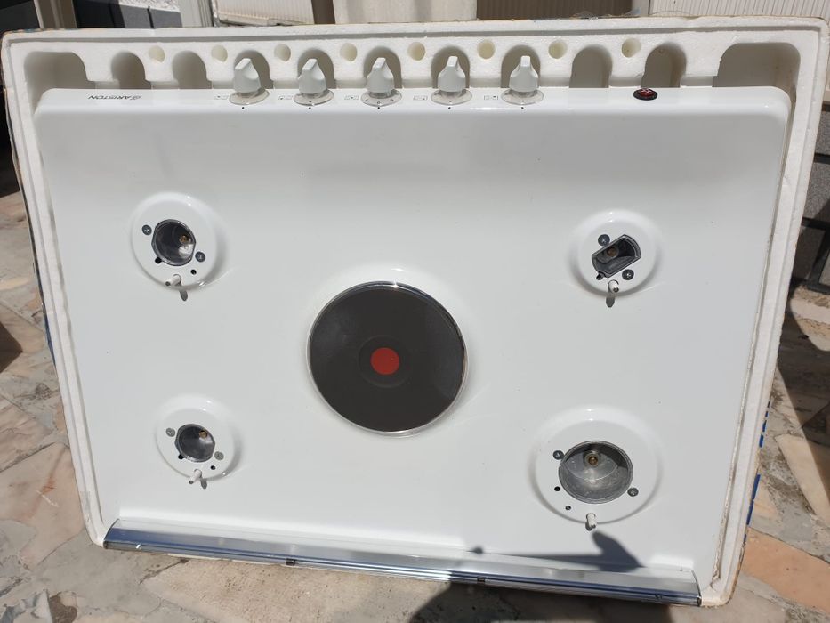 Placa NOVA a gás de 4 bicos + 1 elétrico