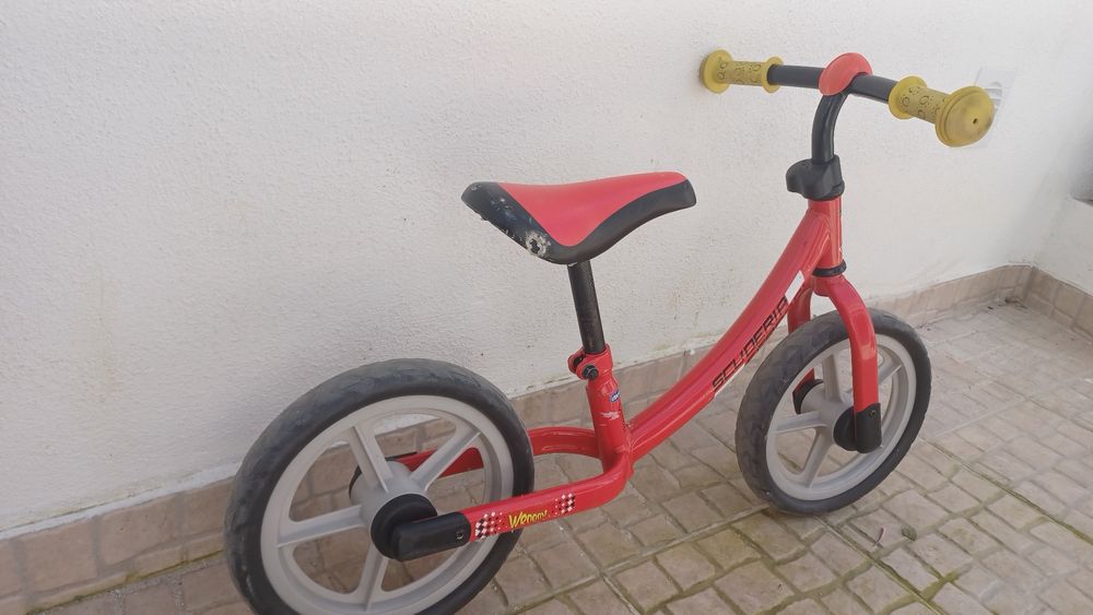 Bicicleta de criança sem pedais