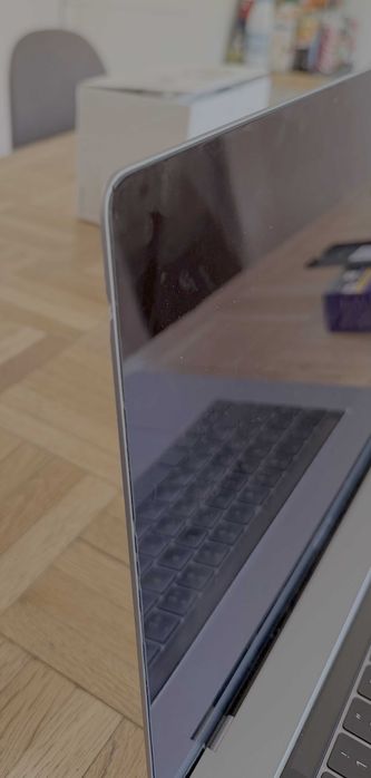 MacBook Pro 15" 2017 i7 – 16GB RAM – Perfeito estado + Caixa e Carregador Originais