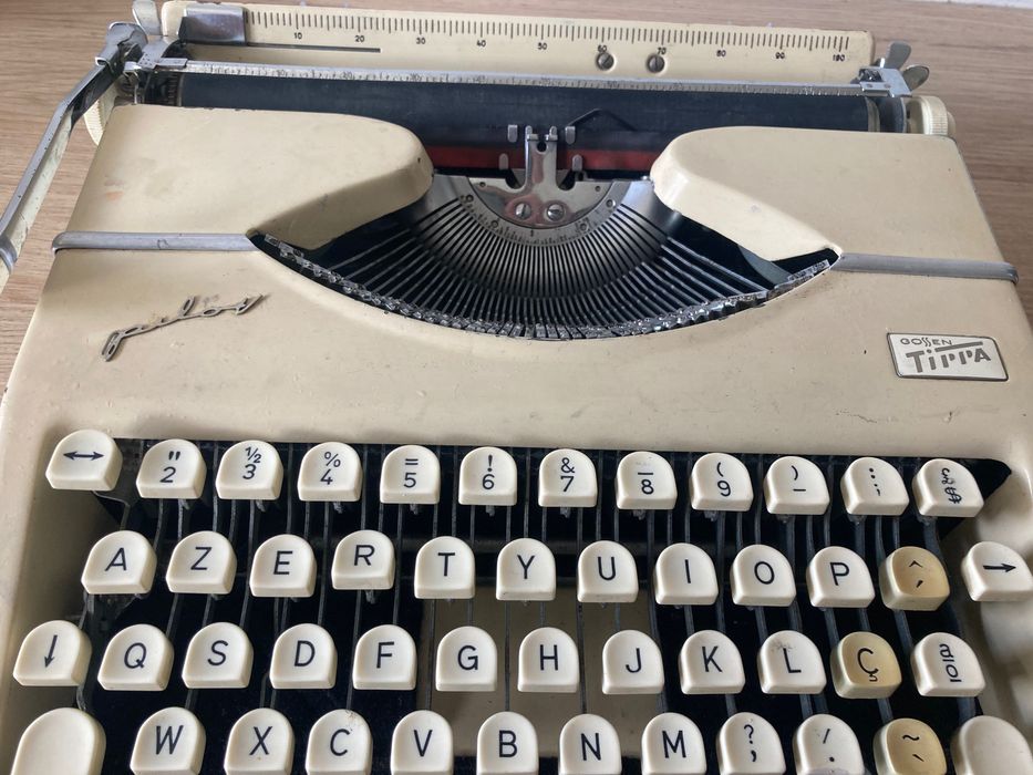Máquina de escrever  **  Tippa Gossen