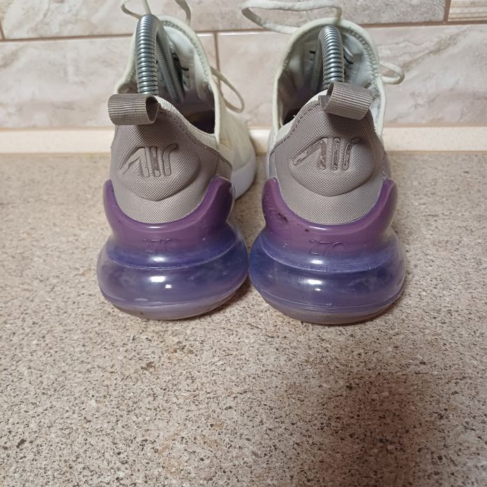Продам красовкы фирмы Nike размер 39