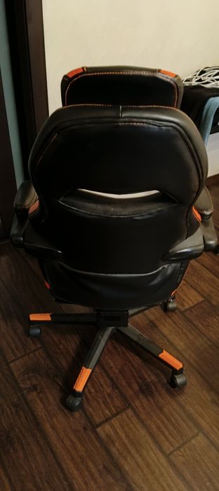 Продам игровое кресло