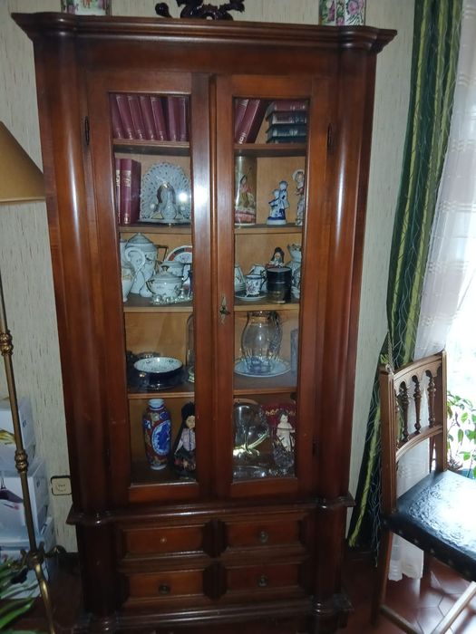 Armário /Vitrine madeira  - 1,77 mt