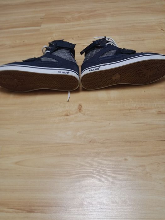 Sprzedam buty firmy Vlado rozmiar 39,5 używane 2 razy stan jak na zdje