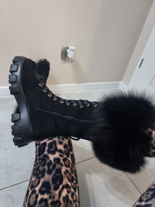 Czarne zamszowe Botki trapery workery z futerkiem naturalnym  39