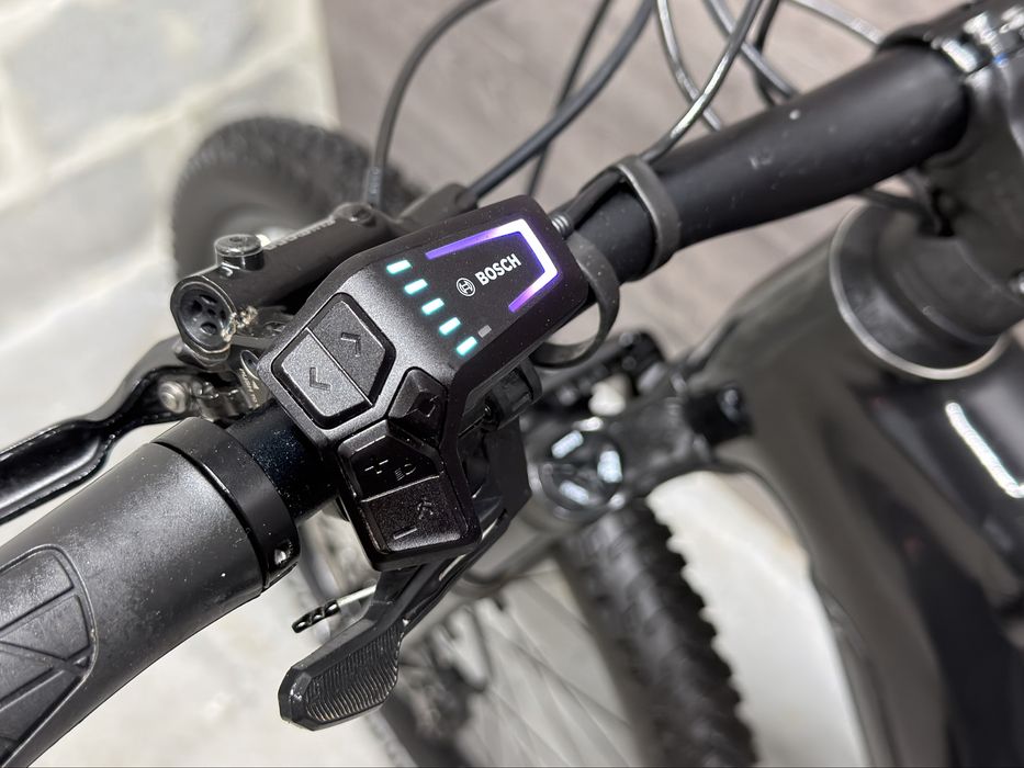 Гірський електровелосипед Cube ( рама S колеса 27.5) BOSCH ,FOX