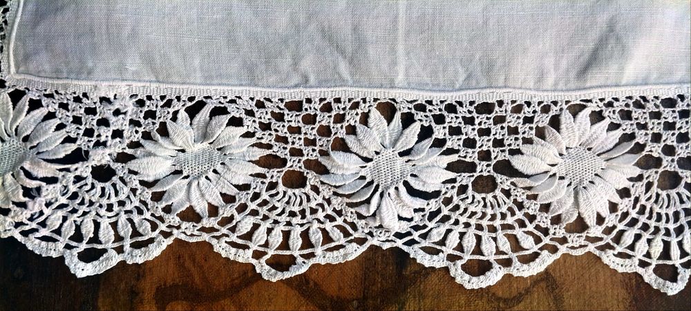 Naperons redondo crochet e rectangular linho e renda