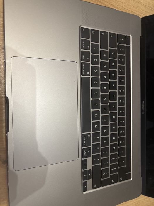 Macbook Pro 2019 ram 16gb i9 1tb SSD najnowszy macos.
