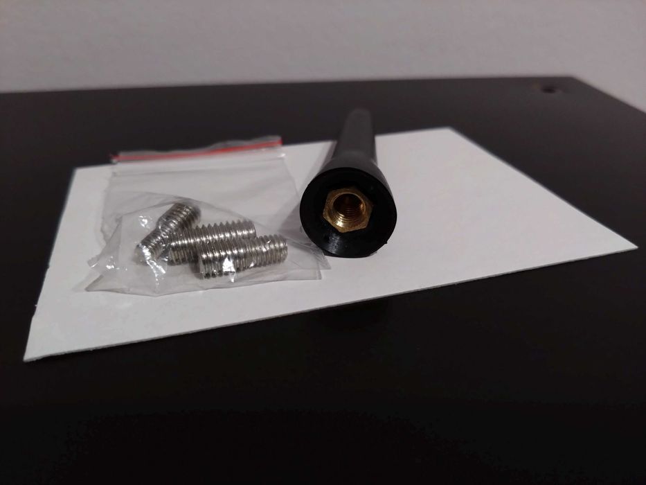 Antena samochodowa uniwersalna