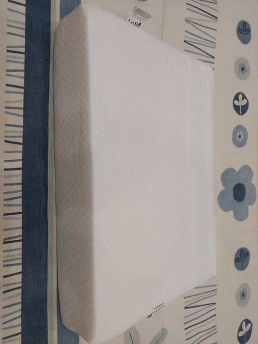 Almofada Anti-regurgitação bebé