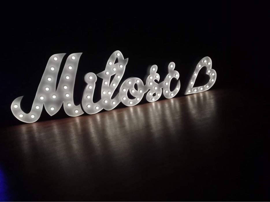 Napis Milość z sercem sprzedam