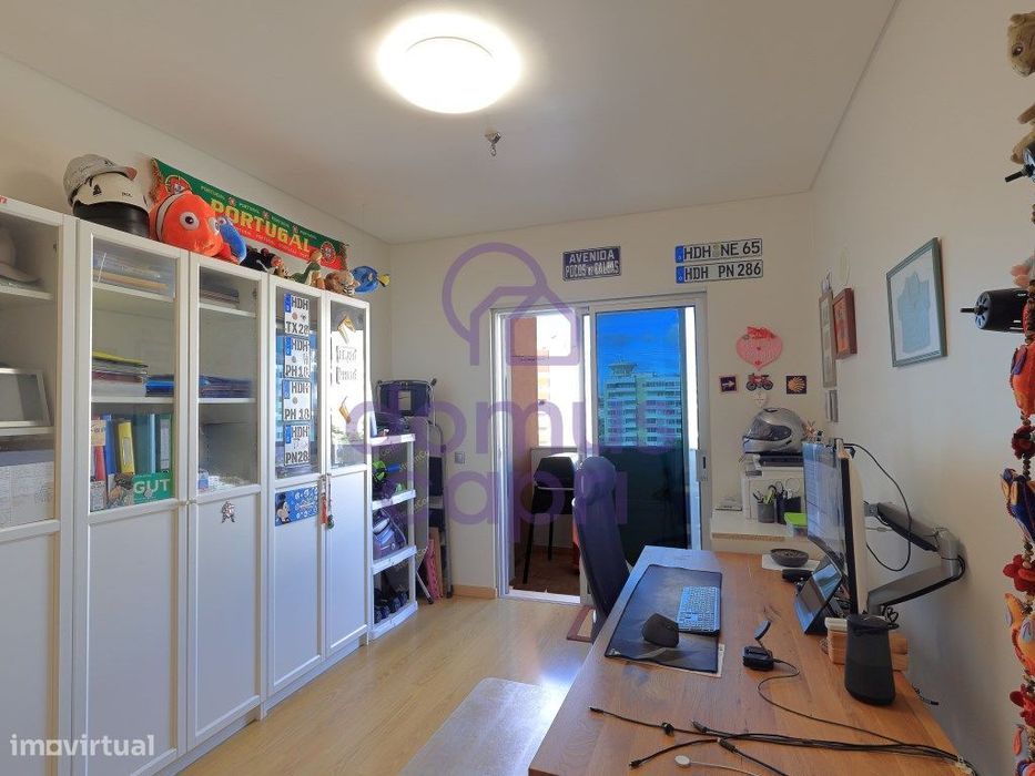 Apartamento T3 com Estacionamento em Faro -