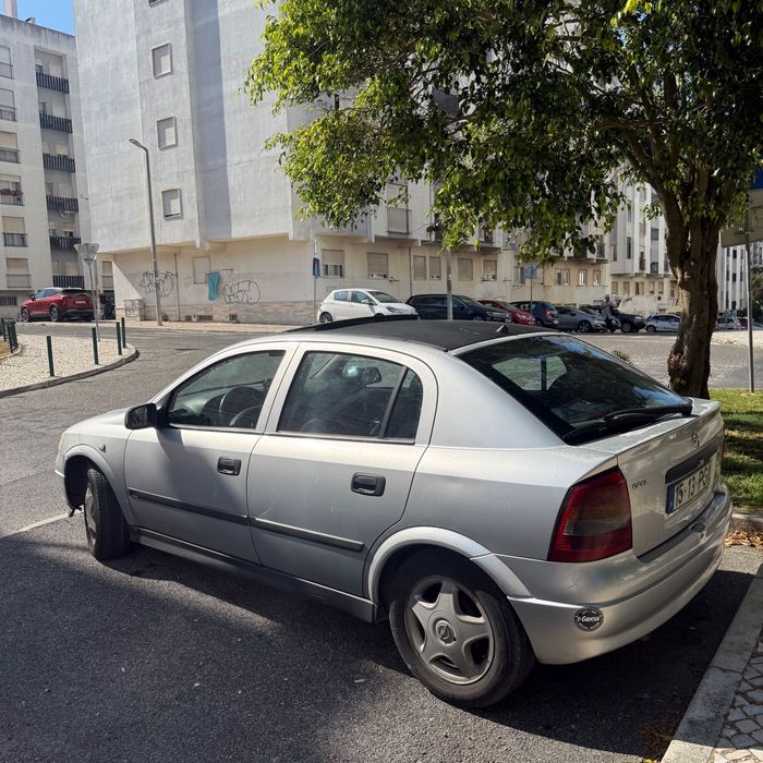 Astra 2000 1.4  gasolina com teto de abrir