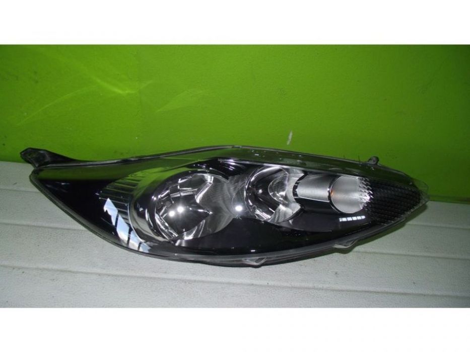 Farol Direito Ford Fiesta - 2008 / 2013