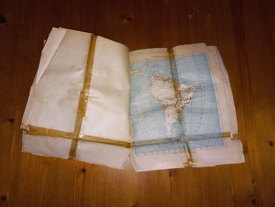 Livros geografia e mapas