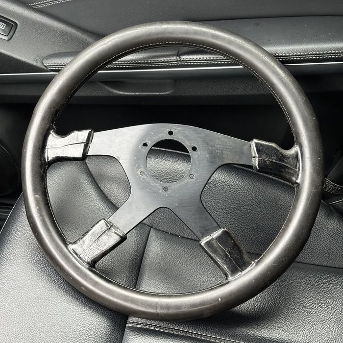 Шкіряне кермо momo M38 1988р Italy до спортивних та тюнінгованих авто