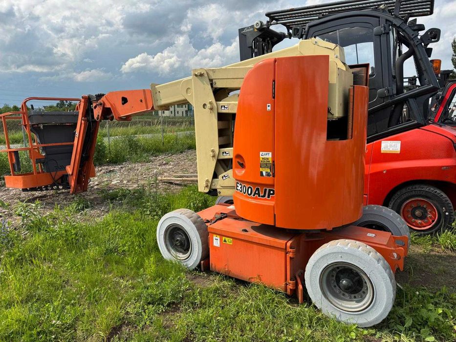 JLG 300AJP - podnośnik przegubowy, niski przebieg 891 godzin !!!