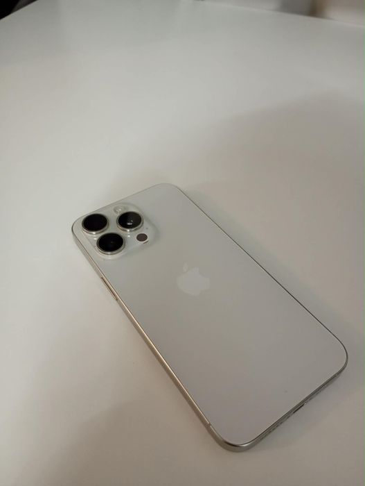 Iphone 15 pro max 256gb w bardzo dobrym stanie