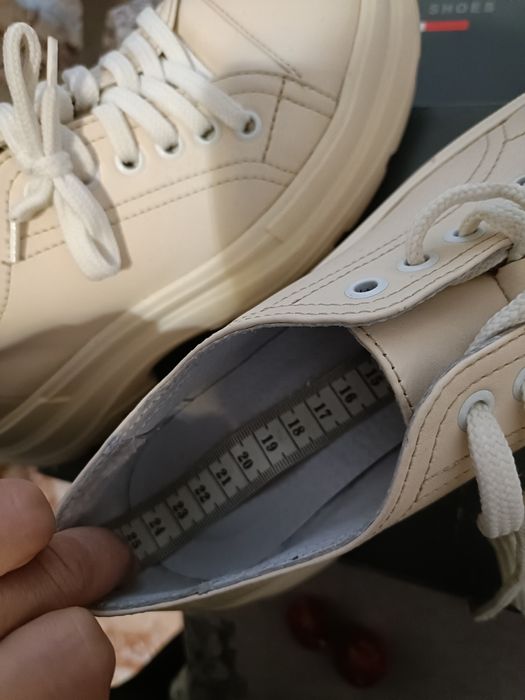 Кросівки шкіряні, черевики