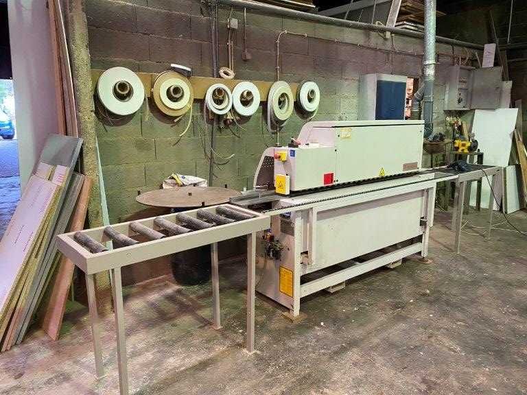 máquina orladora usada próximo de Leiria