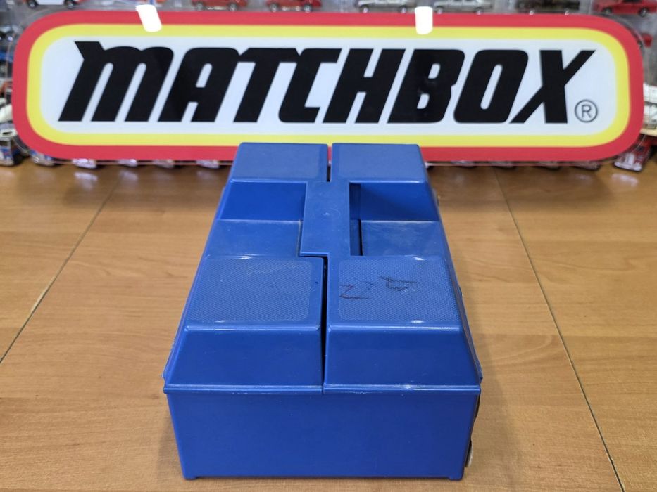 Matchbox walizka na 24 modele 1981r