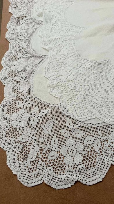 Toalha de Linho Antigo com Renda de Crochê + 12 Guardanapos