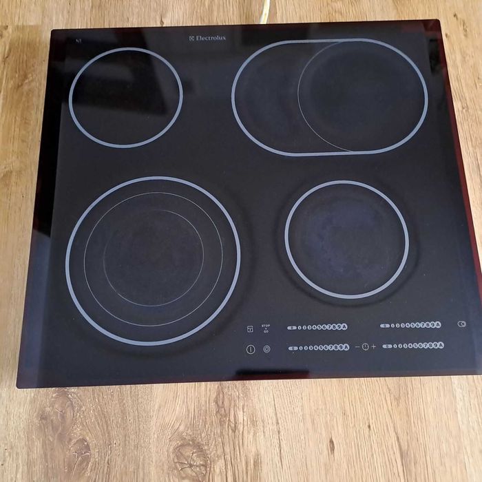 Płyta Electrolux ceramiczna EHS 60210P  , pola grzejne