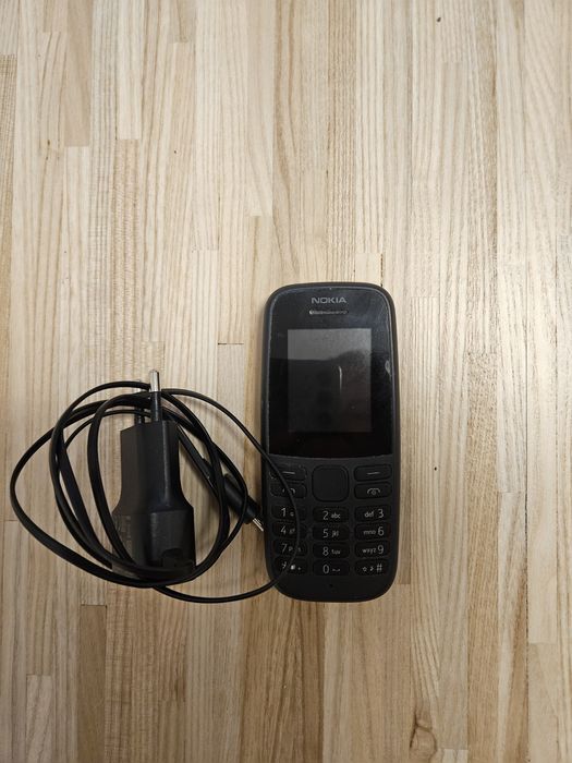 Telefon Nokia 105 z ładowarką