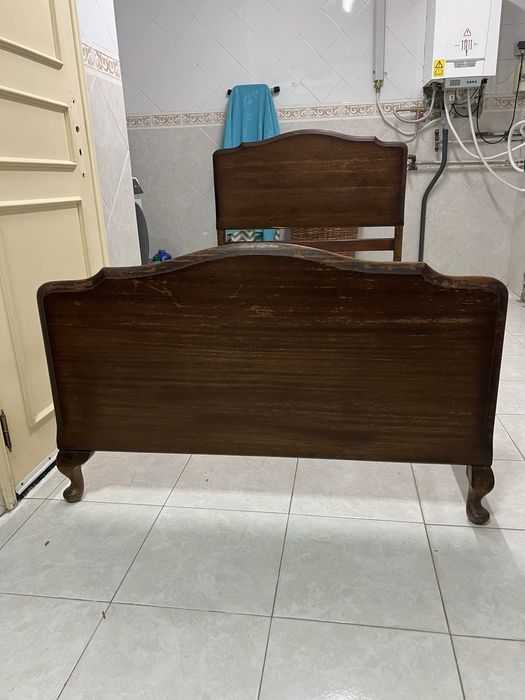 Cama solteiro estilo inglesa