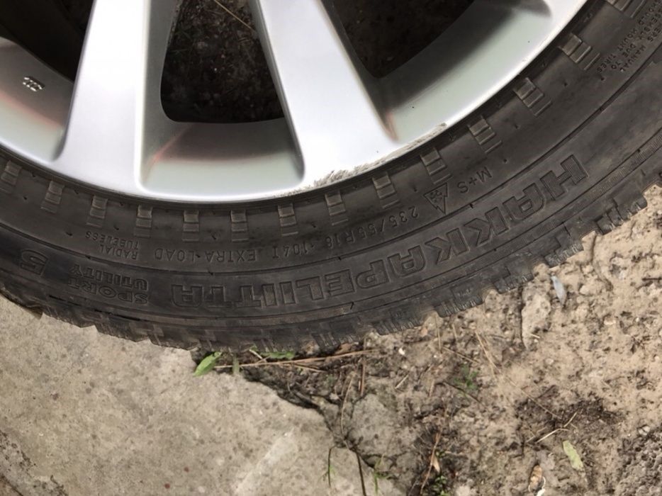 Шины зимние шип резина 235 55 18 Nokian Hakkapelitta +фирменные диски