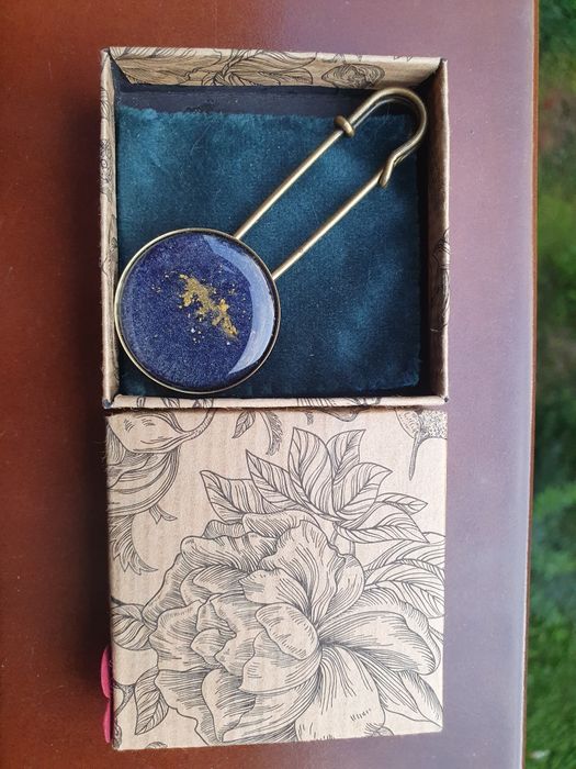 Agrafka broszka handmade galaxy spacecore + pudełeczko goth
