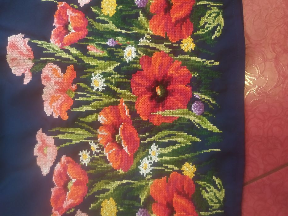 Вишите плаття, ручна робота S. Дуже гарне.