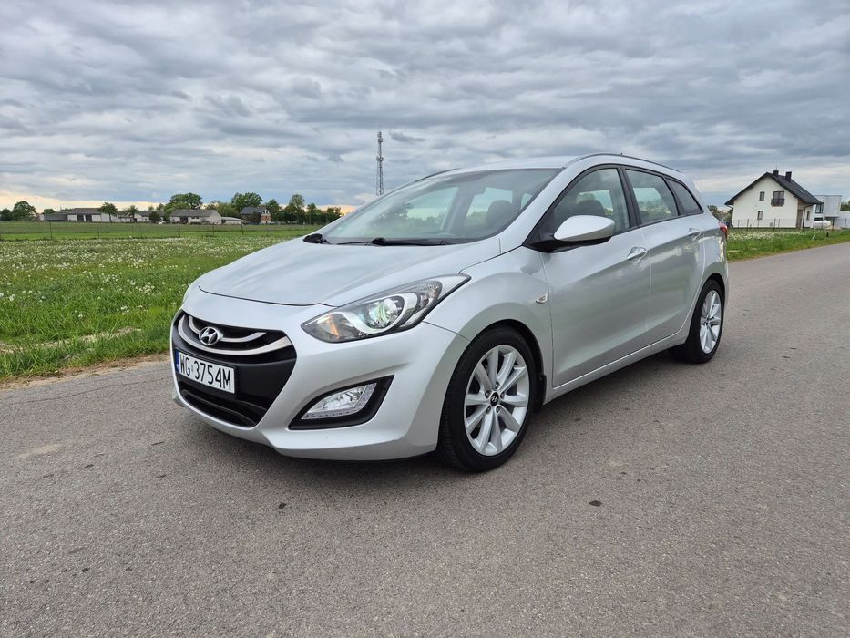 Hyundai I30 1.6CRDI 110KM LIFT Klimatyzacja Alu Xenon Grzana Kiera Zarejestrowany