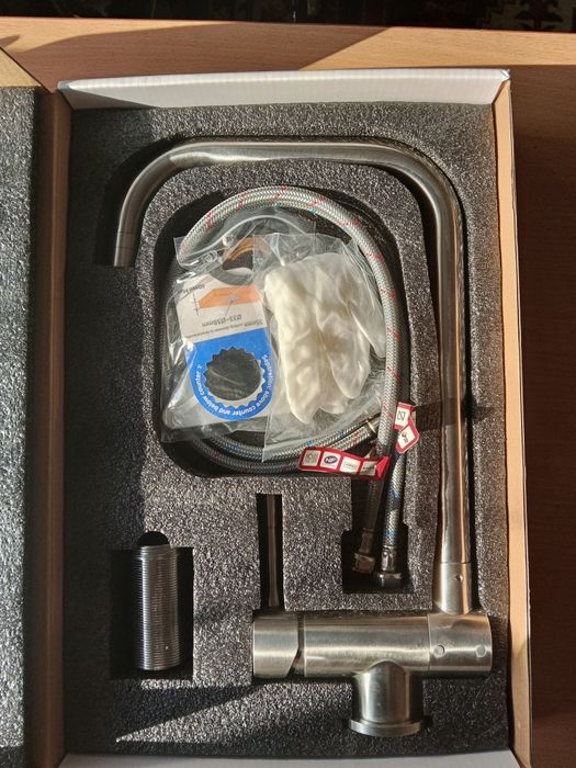 Кухонний змішувач, кран