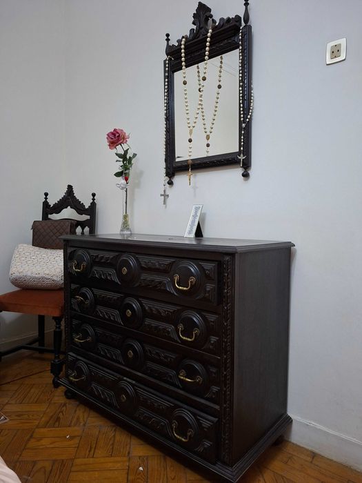 Mobilia quarto madeira escura sem cama