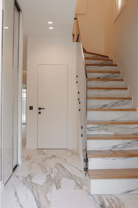 Продаж сучасного та затишного котеджу