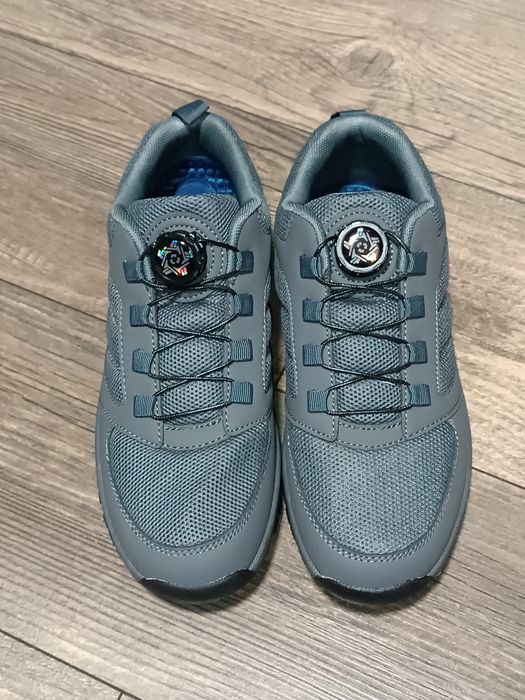 Чоловічі кросівки