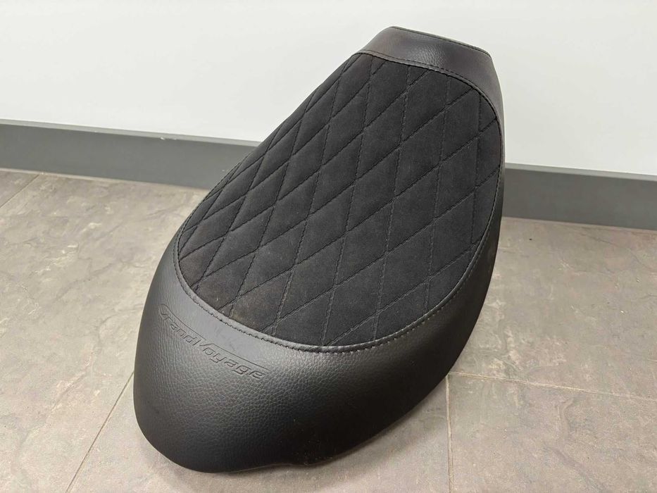 Siedzenie kierowcy Kanapa Hyosung GV 125 Aquila 18-24 [0127]