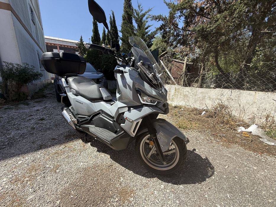 Scooter Sym adx 125