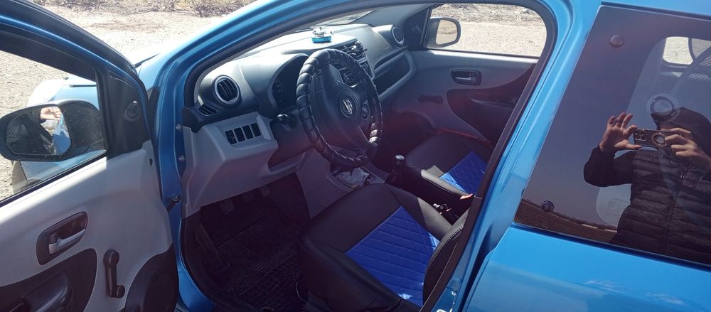 Автомобіль Nissan Pixo