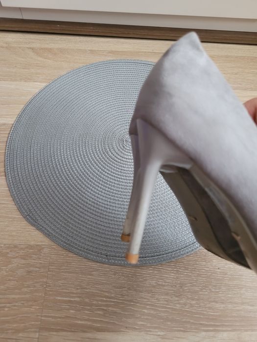 Szpilki zamsz szare Vices 38