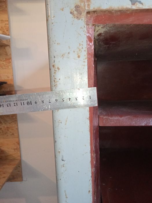 Продам сейф металлический