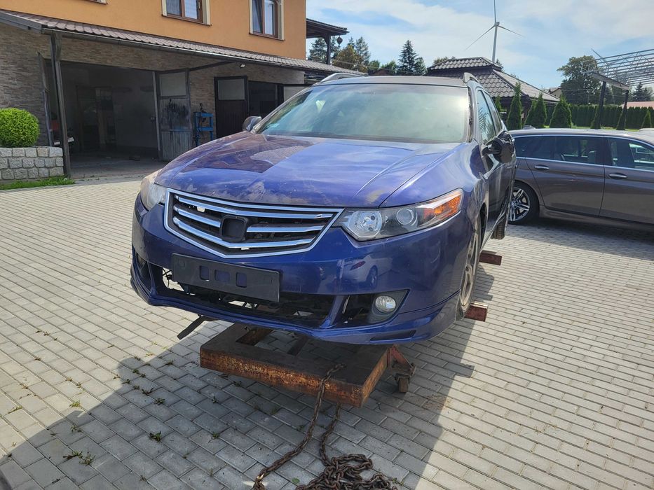 Honda Accord VIII 2.0 benzyna na części lub w całości.