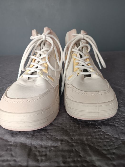 Adidasy wyższe 39
