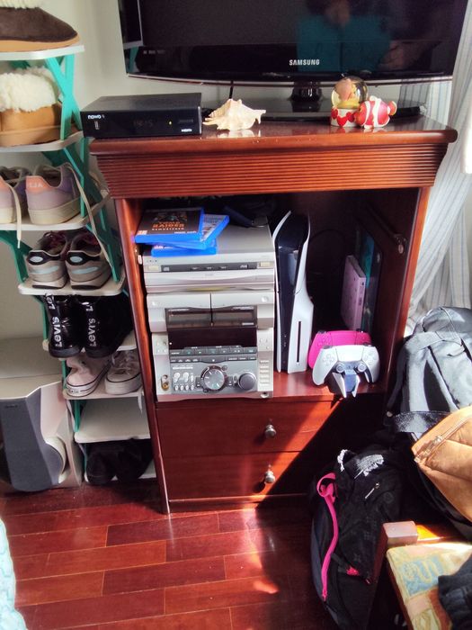 Vende-se mobília de quarto estilo antiga de mogno completa