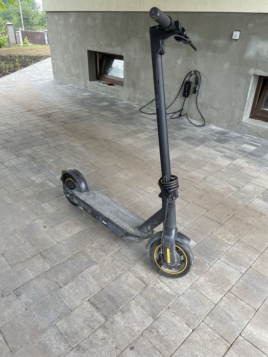 Електросамокат ninebot max g30