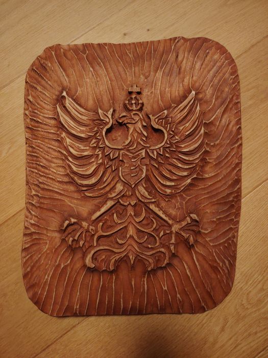 Drewniane godło orzeł