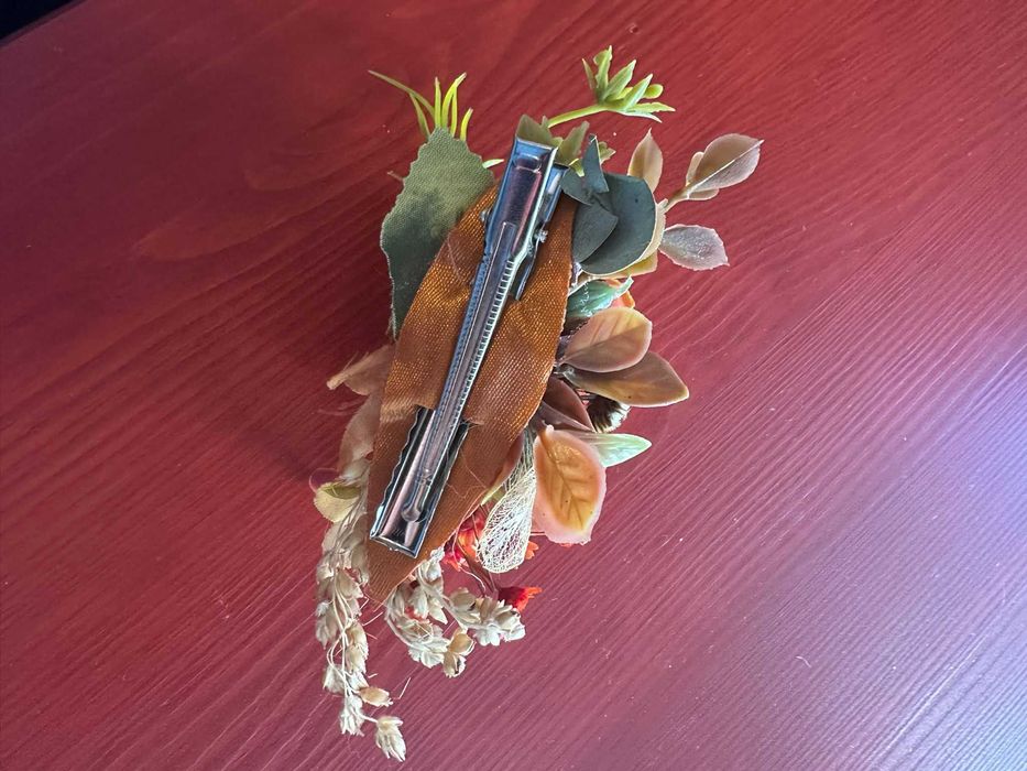 Acessórios de cabelo elegantes para noivas, madrinhas e damas de honor