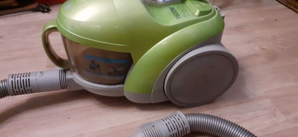 Мощный! Пылесос контейнерный.